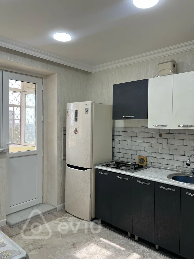 4 otaqlı mənzil, 130 m², Abbas Mirzə Şərifzadə — kirayə — Mənzil, Bakı (11)