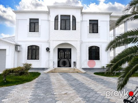 Satılır 6 otaqlı həyət evi/bağ evi 350 m² — Bakı