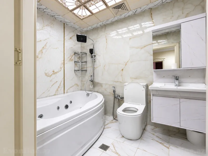 Satılır 3 otaqlı Mənzil Yeni tikili 130 m² Bakı, Binəqədi r., Nəsimi m., 6-cı mikrorayon — Mənzil, Bakı (7)