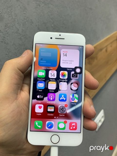 "Apple iPhone 7" ekranı — Bakı