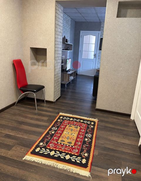 Salam 2 tələbə bəy tələb olunur.xetaide villadir.evde her bir şey var — Bakı