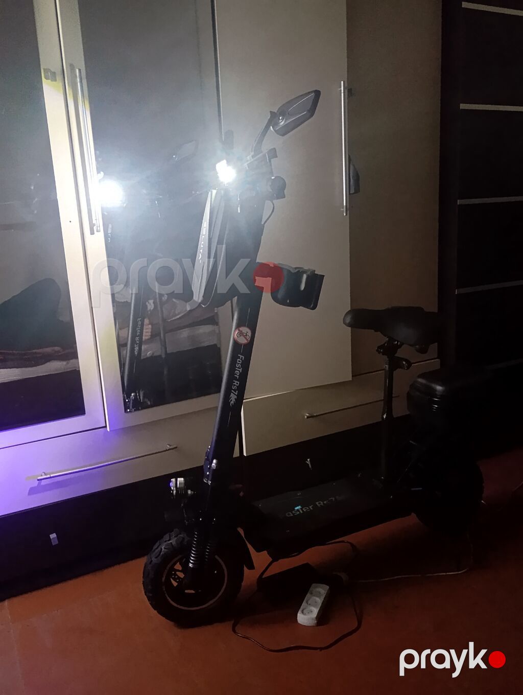 Elektrikli skuter – Foster RS7 Xüsusiyyətlər: - Güclü ön LED fənər və — Skuterlər, Digah (2)