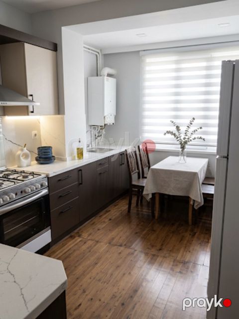 Satılır 3 otaqlı köhnə tikili 72 m² — Bakı