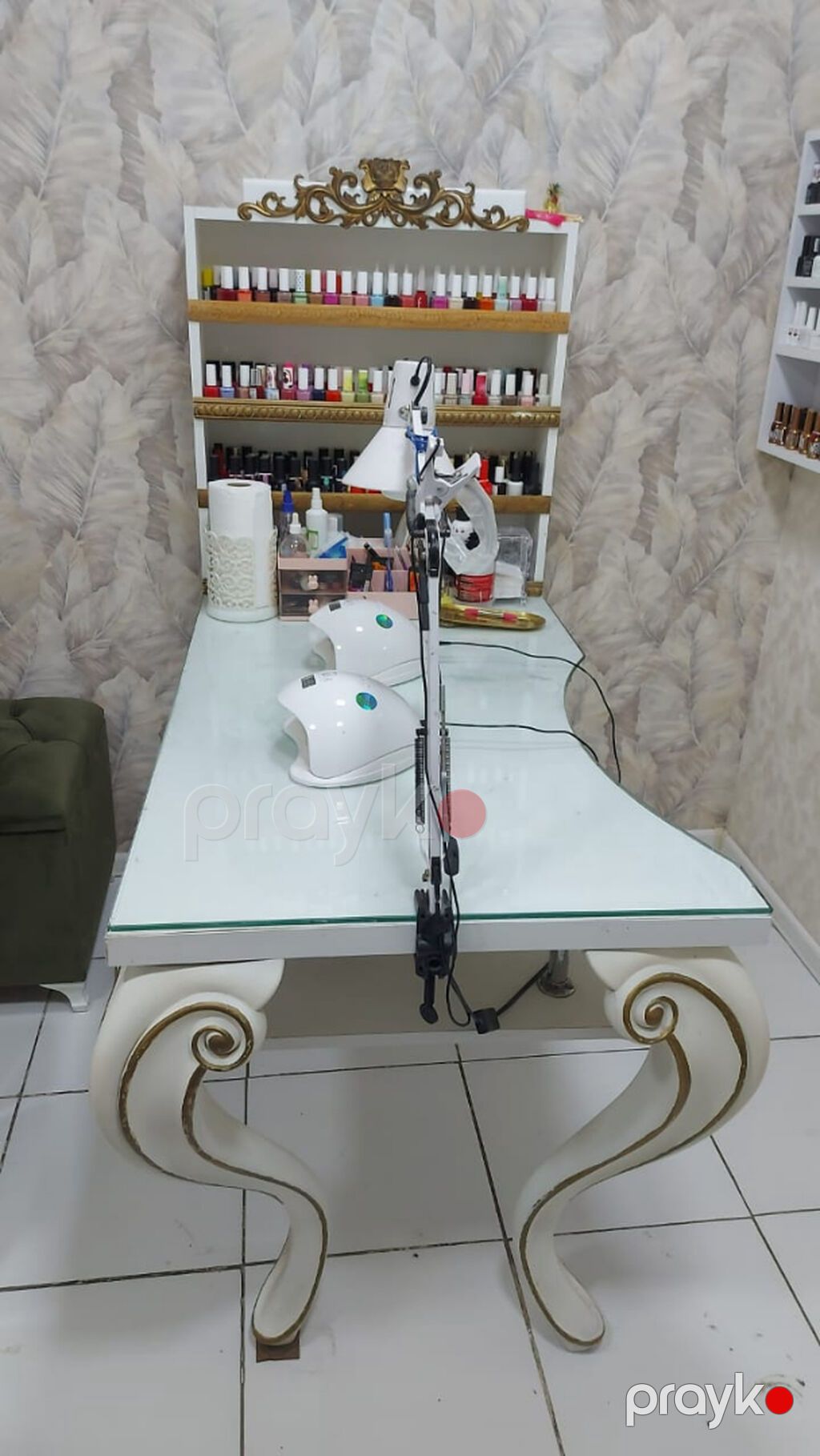 Manikur stolu və makiyaj şkafı satılır Xüsusi yığılmayıb, çox möhkəm — Salon mebeli, Bakı (3)