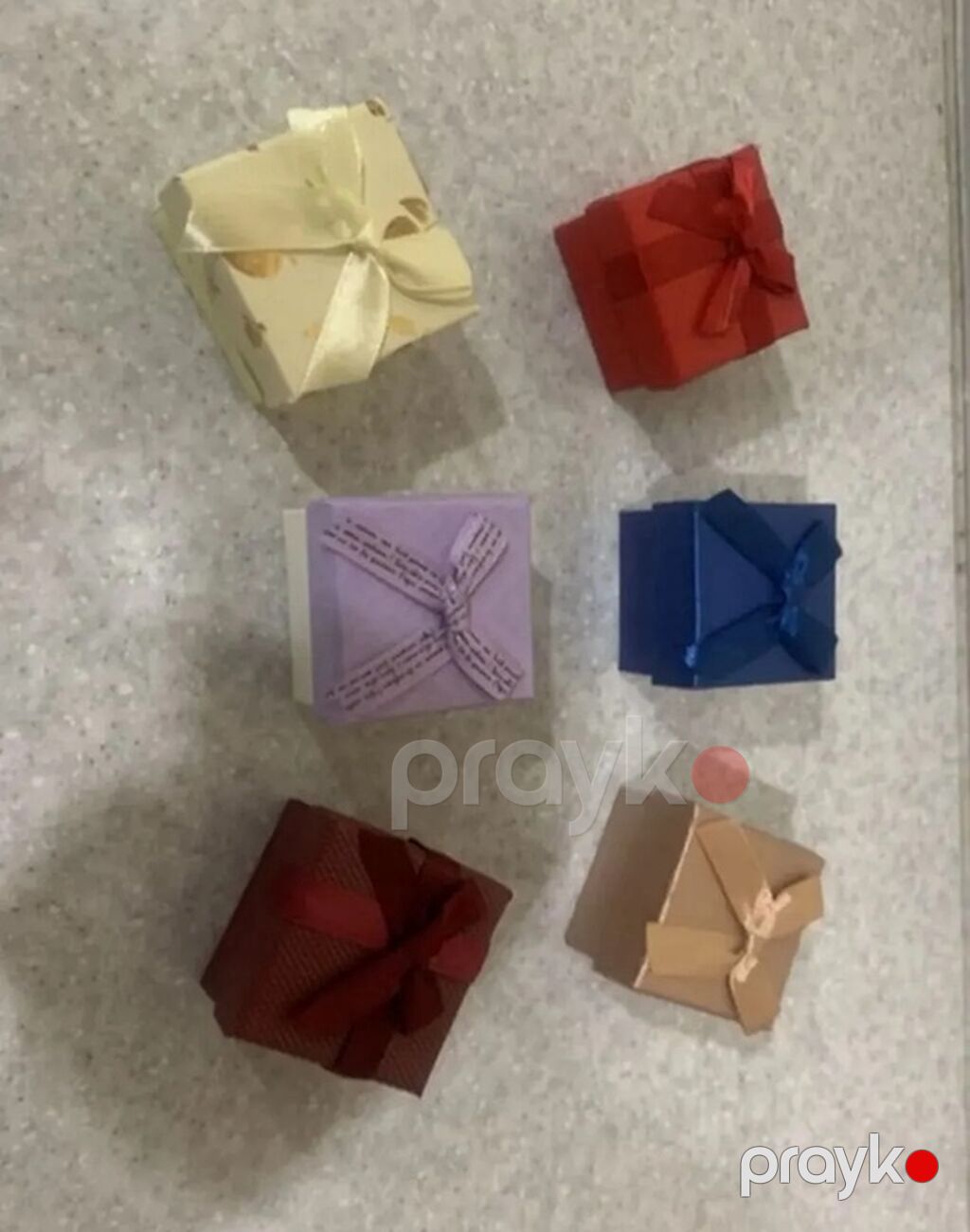 Hədiyyə qutuları – mini ölçü, lentli - Kvadrat formalı kiçik hədiyyə — Gözəllik və səhiyyə, Bakı (2)