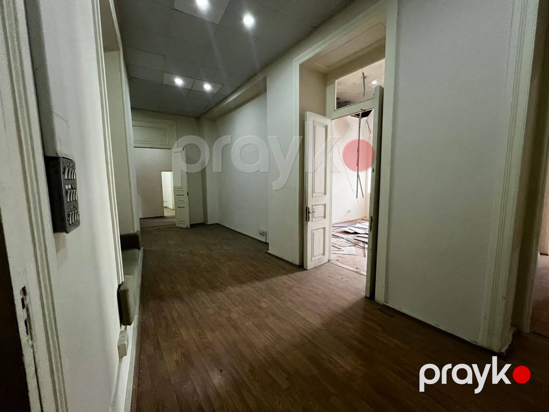 Satılır 4 otaqlı köhnə tikili 200 m² — Mənzil, Bakı (3)