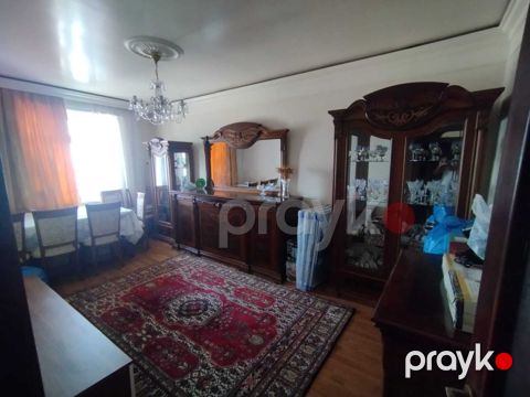 Satılır 4 otaqlı köhnə tikili 110 m² — Bakı