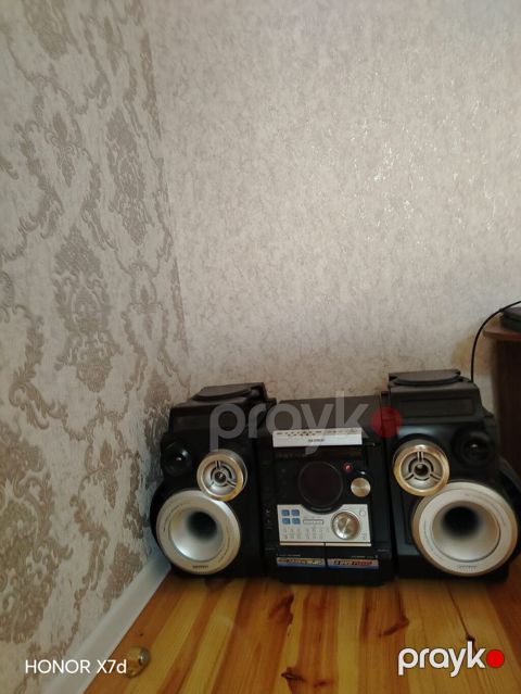 Kompakt ev audio sistemi – 2 kolon və mərkəzi blokdan ibarət mini — Digah