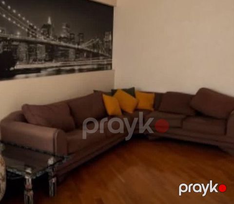 Kunc Divan 3* 2 Acilir baza yoxdu satilir 220 azn Neftciler met — Bakı