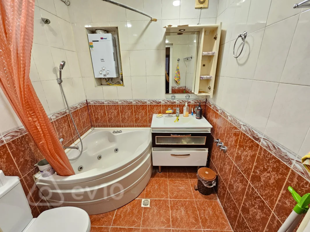 3 otaqlı mənzil, 100 m², Yasamal rayonu,Elmer mt/s-na,BDU-ya və ATU-ya yaxın 2 otaqlı super təmirli ev kirayə verilir — kirayə — Mənzil, Bakı (12)