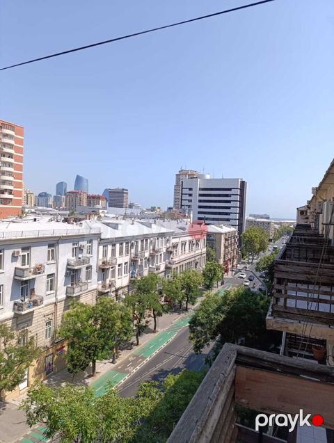 Satılır 3 otaqlı köhnə tikili 70 m² — Bakı