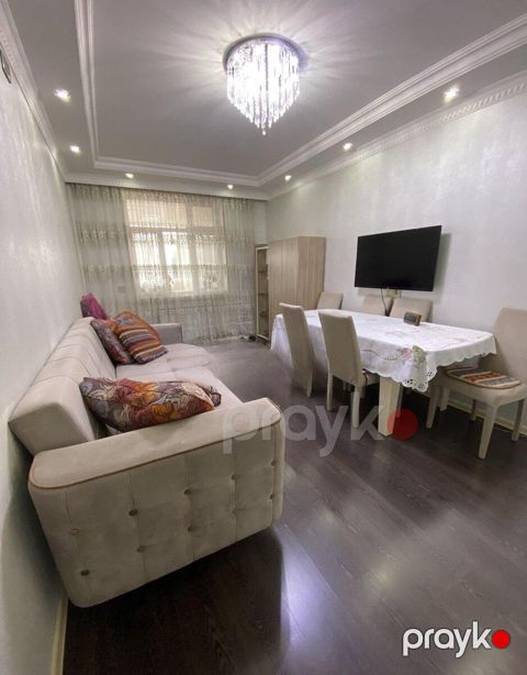 Satılır 4 otaqlı köhnə tikili 110 m² — Bakı