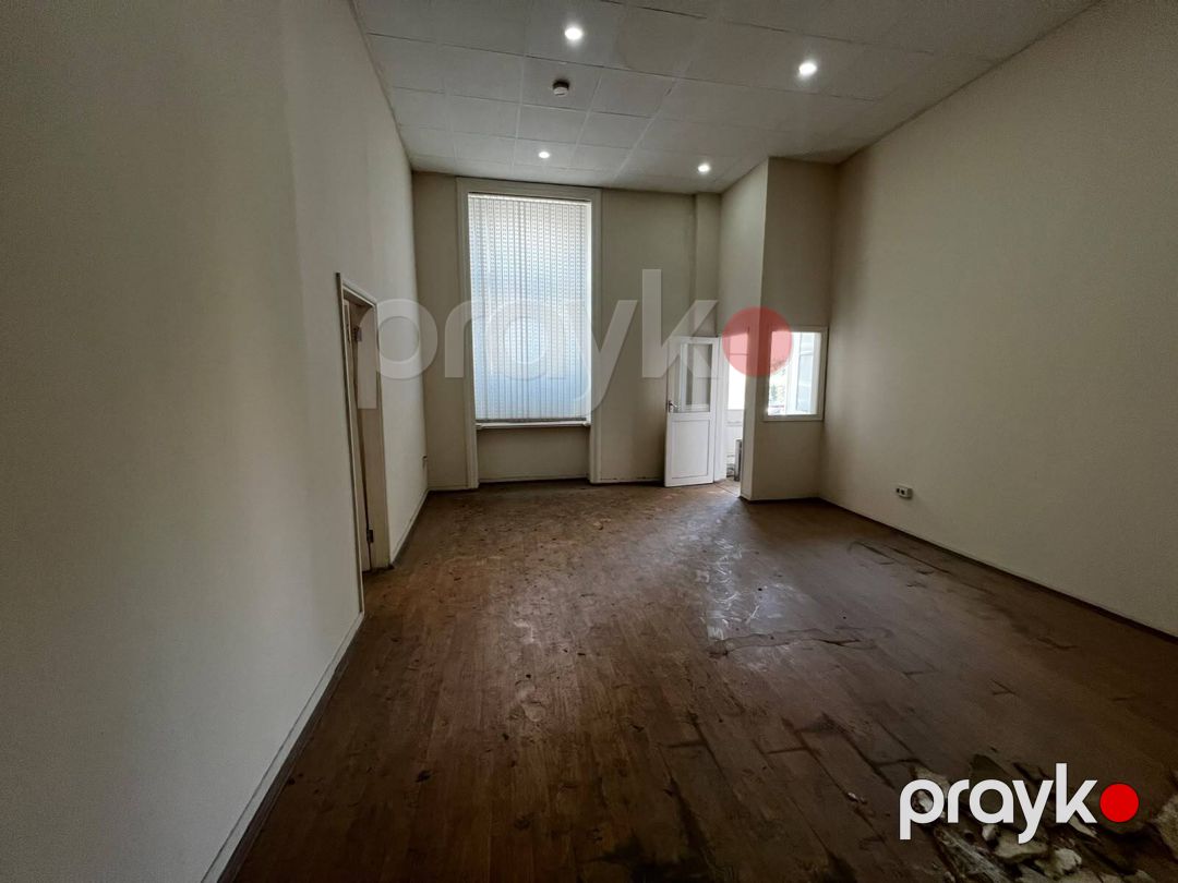 Satılır 4 otaqlı köhnə tikili 200 m² — Mənzil, Bakı (10)