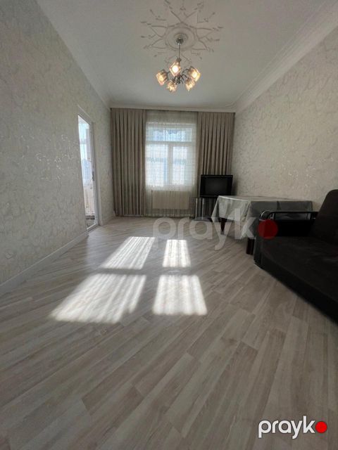 Satılır 2 otaqlı köhnə tikili 55 m² — Bakı