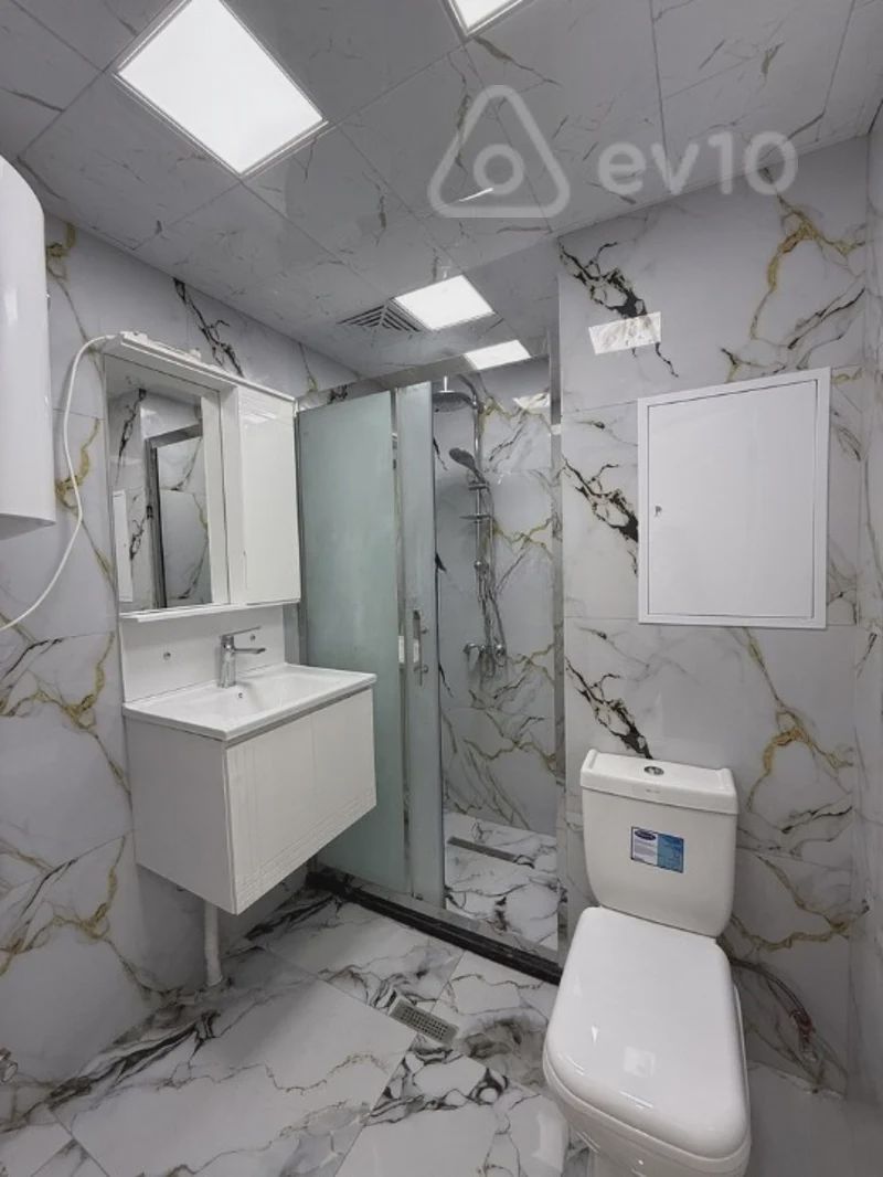 For sale: 2-room apartment (old building), 45 m² — Mənzil, Bakı (3)