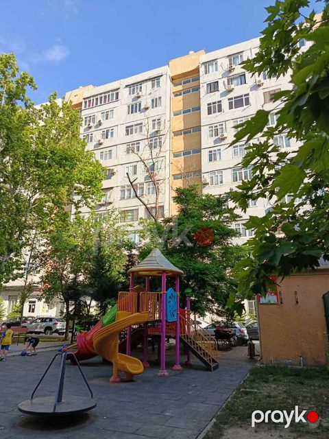 Satılır 2 otaqlı köhnə tikili 65 m² — Bakı