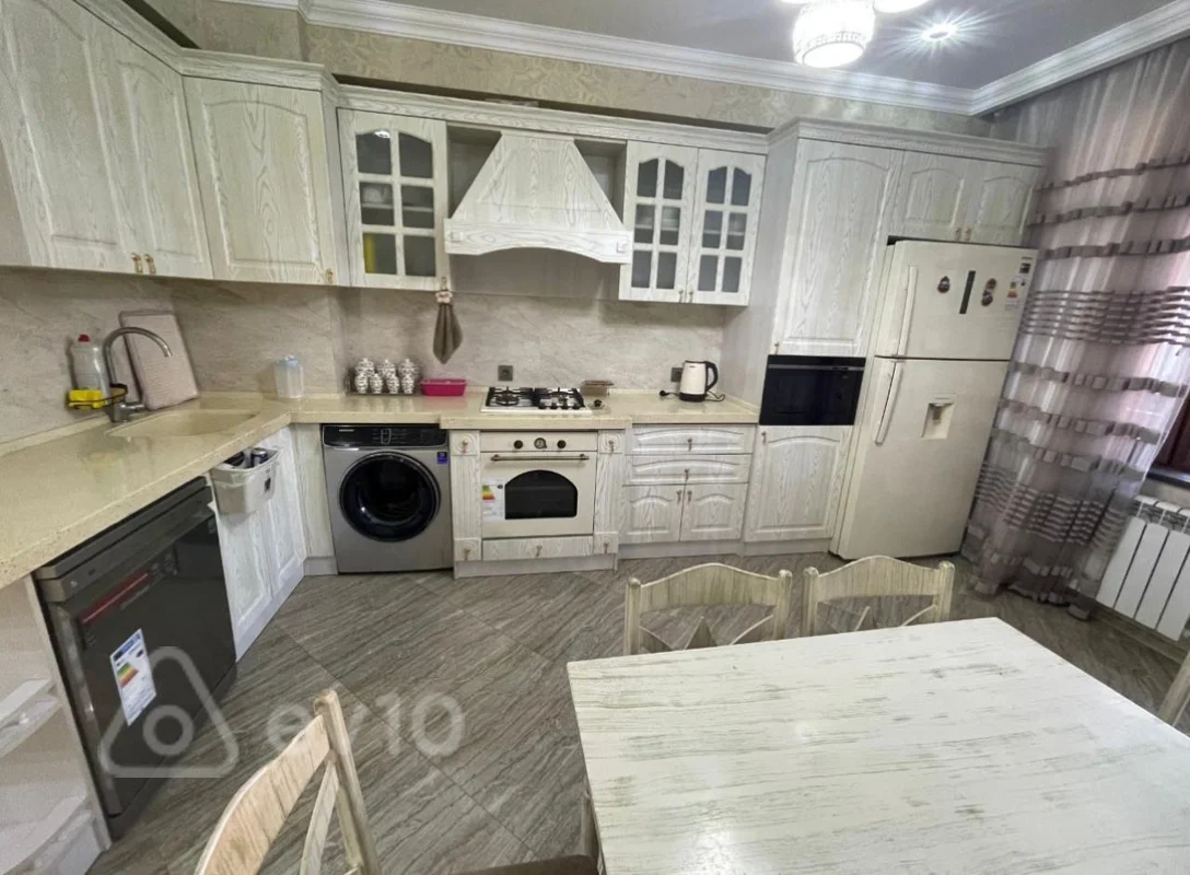 3 otaqlı mənzil, 100 m², Bakı, Aşıq Ələsgər küç., 17 c. — kirayə — Bakı