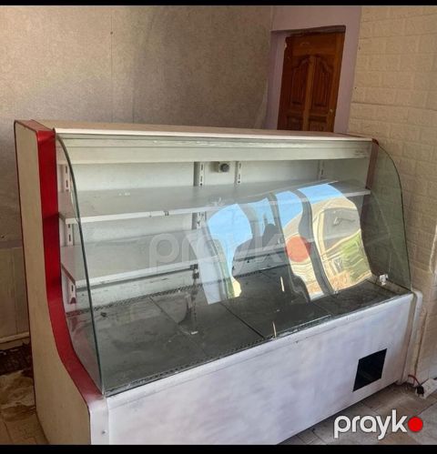 *Roya*. Kod 6166 4041 Vitrine