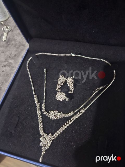 Ağ qızıl — Bakı
