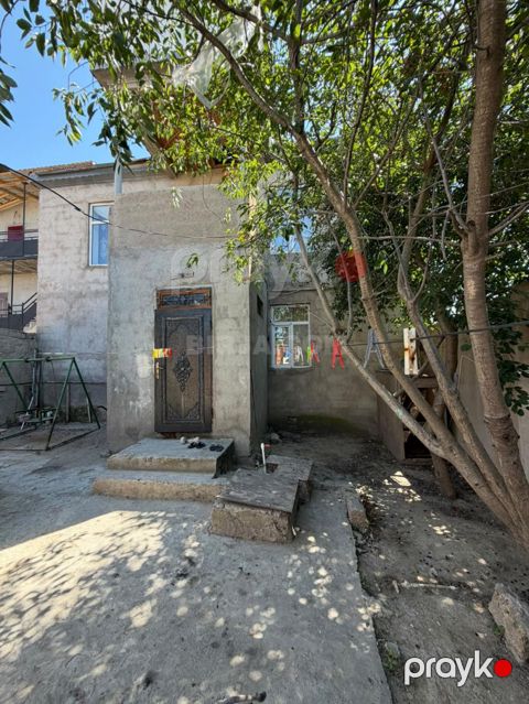 Satılır həyət evi, Bakıxanov