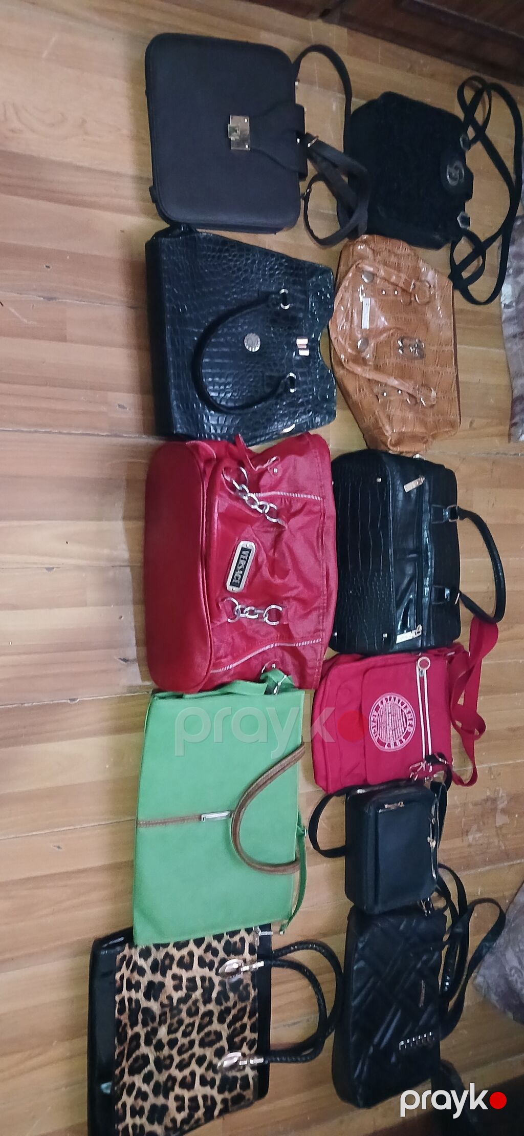 Çantalar sumkalar xanımlar üçün tisifadə edilmir deyə satılır hamısı — Çantalar, çamadanlar, cüzdanlar, Digah (3)