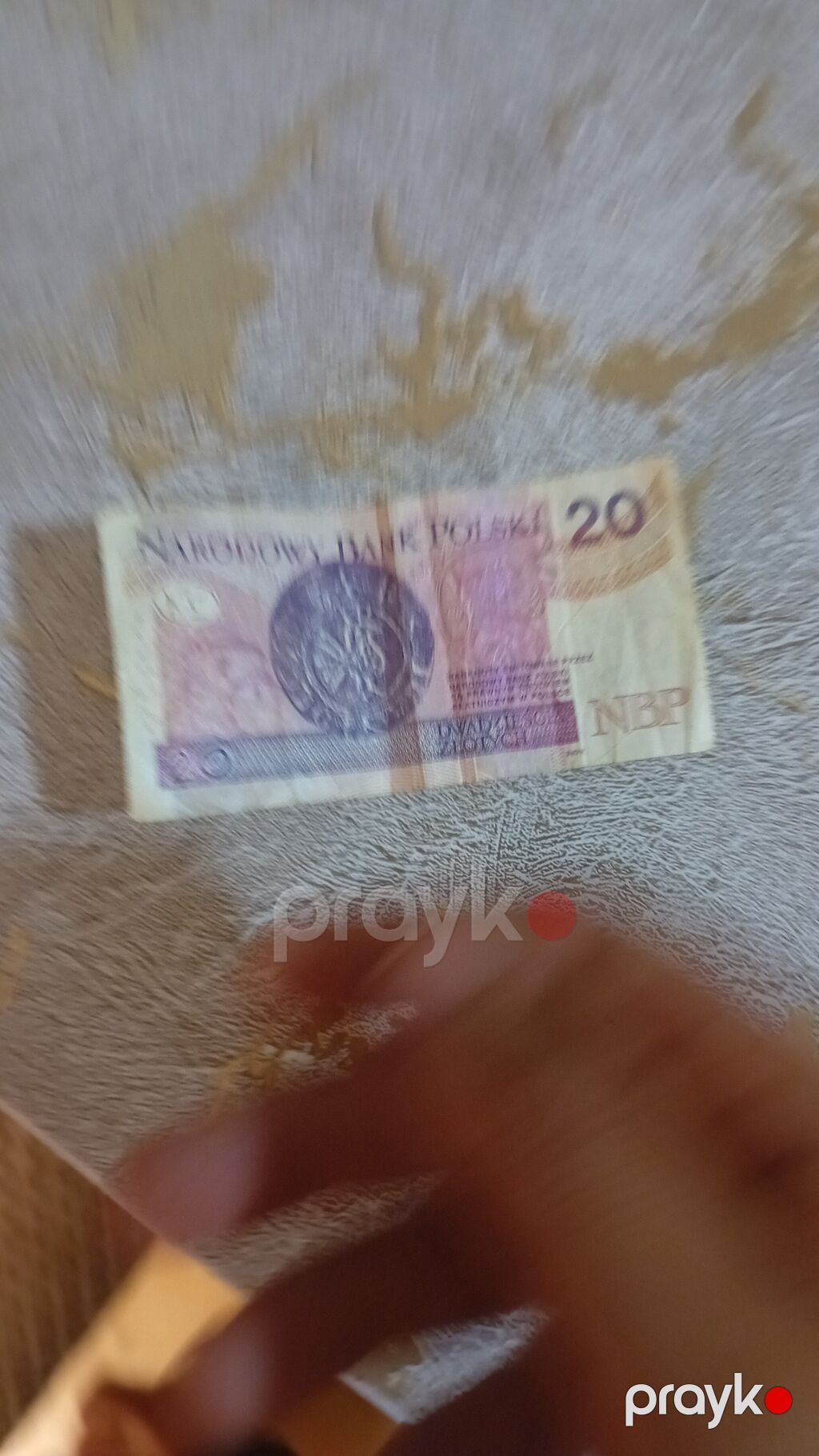 103 dene sike var burda bir manat verilir Kağız pul 15 mnatdi — Sikkələr, Bakı (6)