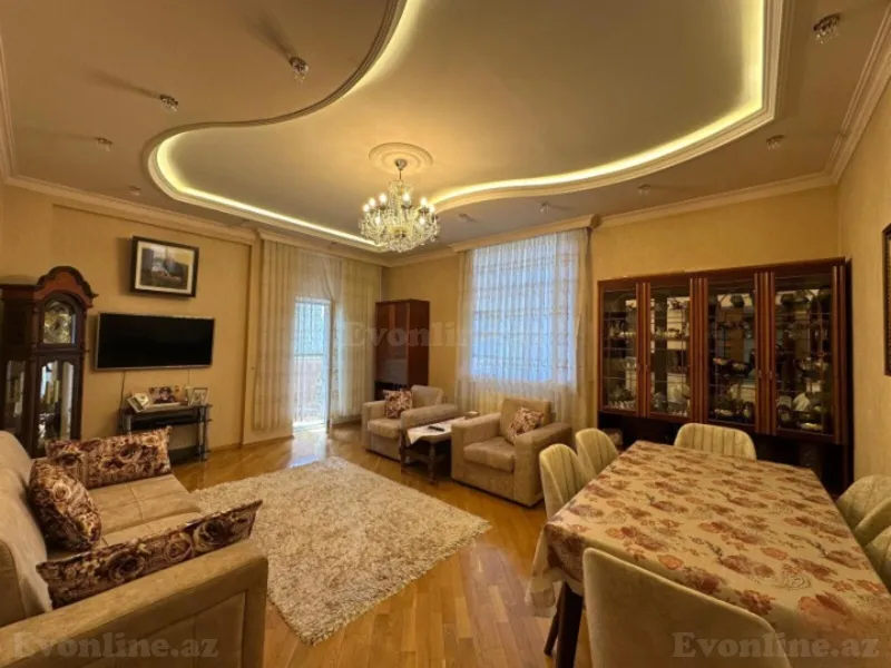 Satılır 3 otaqlı Mənzil Yeni tikili 140 m² Bakı, Yasamal r., İnşaatçılar m — Bakı