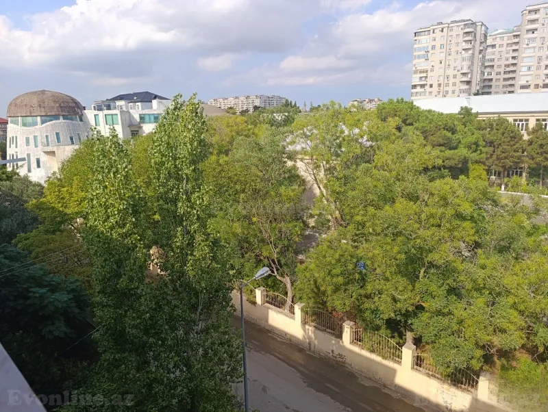 Satılır 3 otaqlı Mənzil Köhnə tikili 70 m² Bakı, Nizami r., Neftçilər m., 8-ci kilometr — Mənzil, Bakı (7)