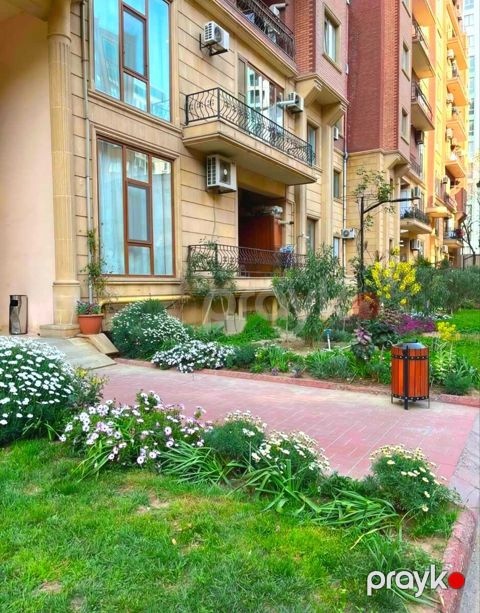 Satılır 3 otaqlı yeni tikili 165 m² — Bakı
