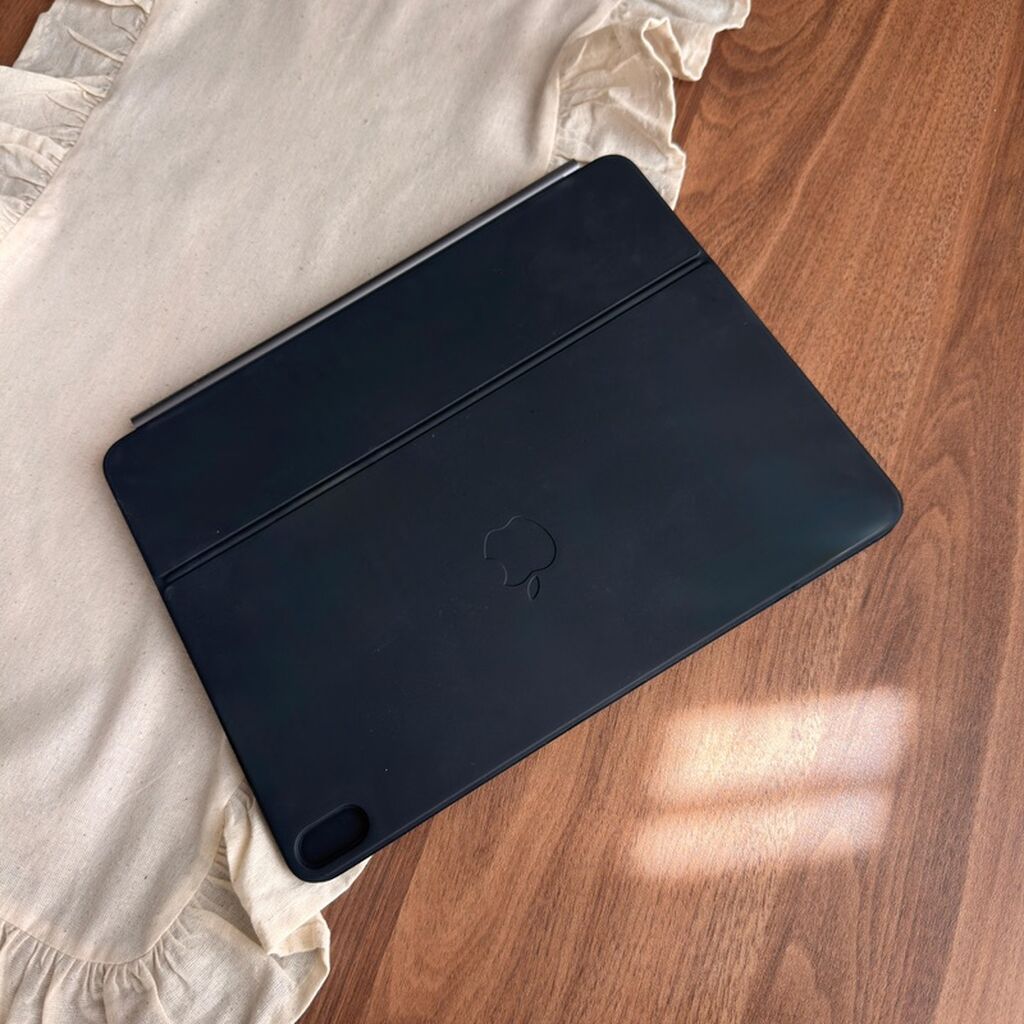İpad Air 13inch. Ölçüsüne uyğun Magic keyboard. Resmi satış yerinden — Planshet aksesuarları, Bakı (4)