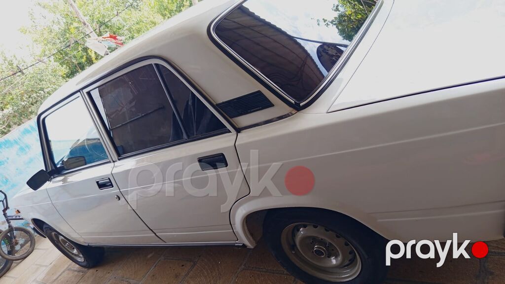 VAZ 2107 sedan - Kuzov: ağ rəng, 4 qapı, xrom detal və qara — Avtomobillər, Neftçala (8)