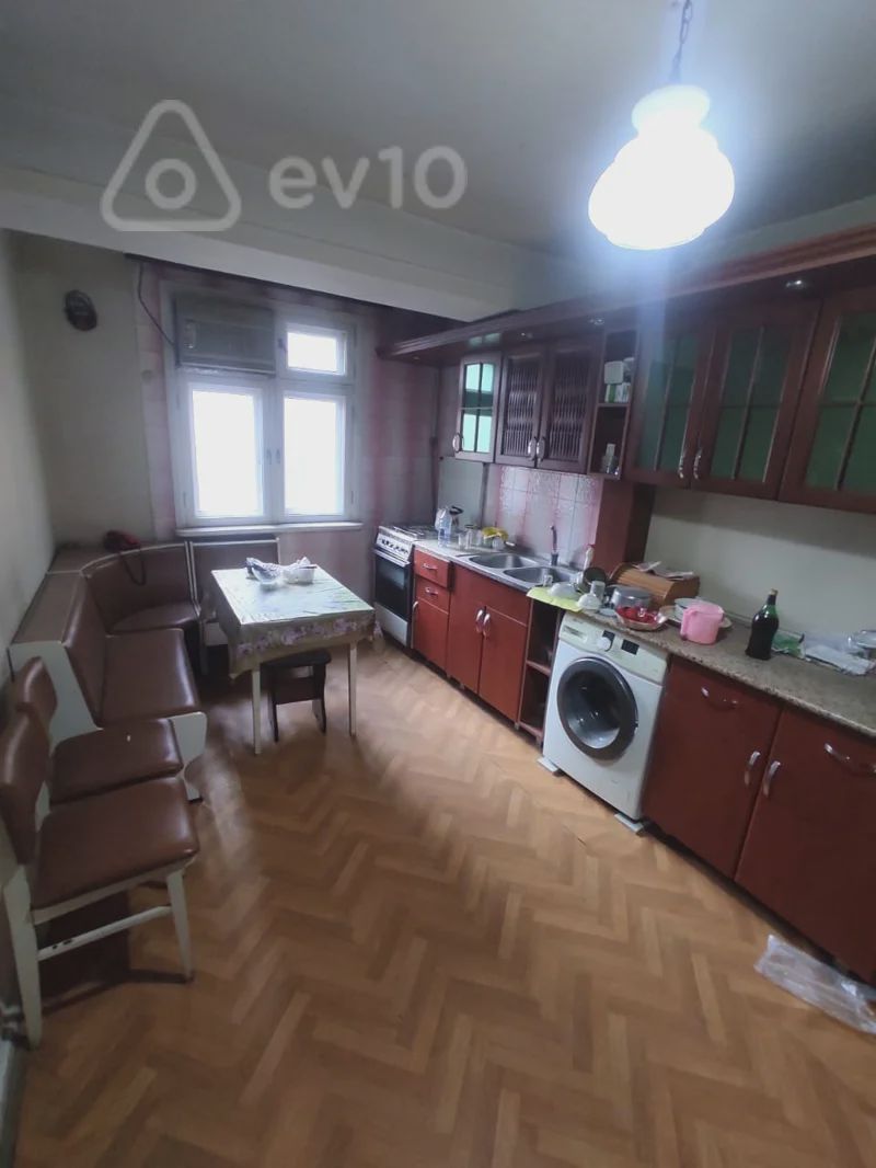 For sale: 3-room apartment (old building), 100 m² — Mənzil, Bakı (9)