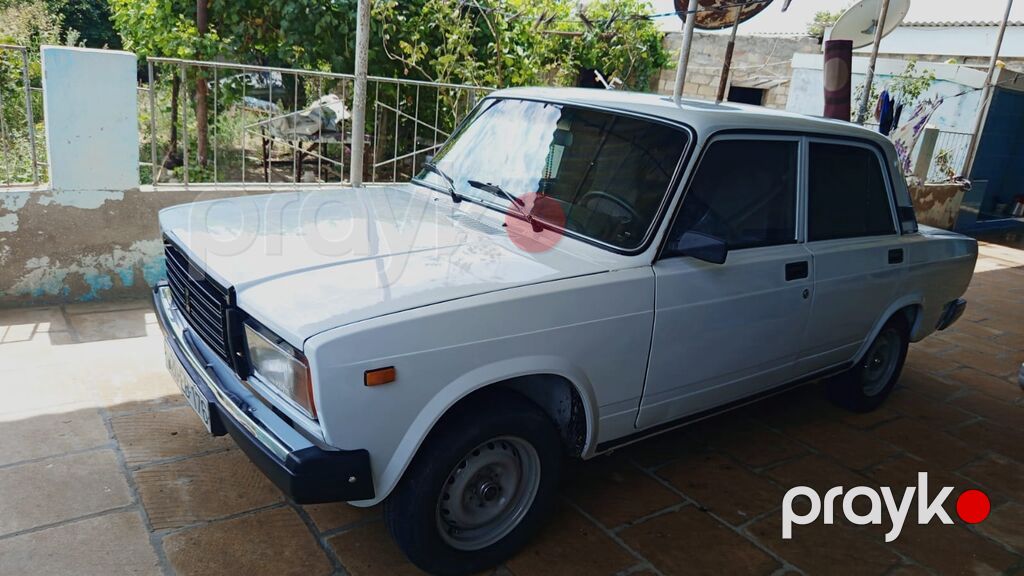 VAZ 2107 sedan - Kuzov: ağ rəng, 4 qapı, xrom detal və qara — Avtomobillər, Neftçala (6)