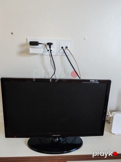 Samsung LED TV – Model: UE22ES5000W, sadə, smart deyil, problemsizdi — Digah