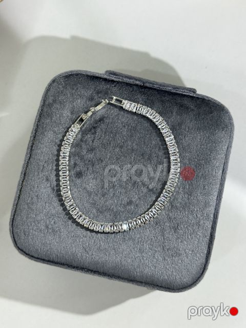 Qolbaq qadınlar üçün 58437960 — Bakı