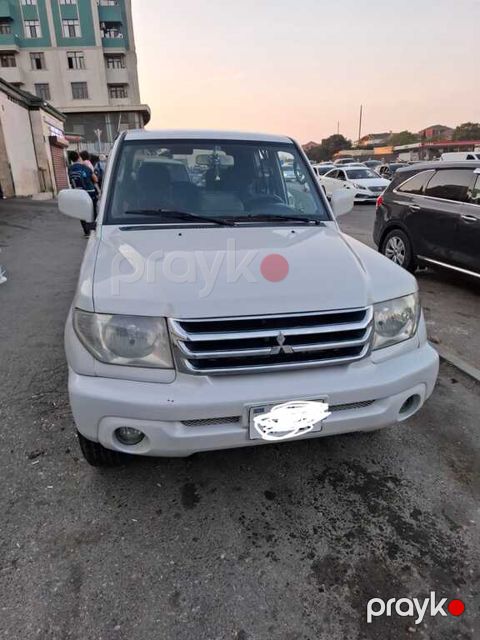 Mitsubishi Pajero io, 2.0 L, 2002 il, 284 645 km