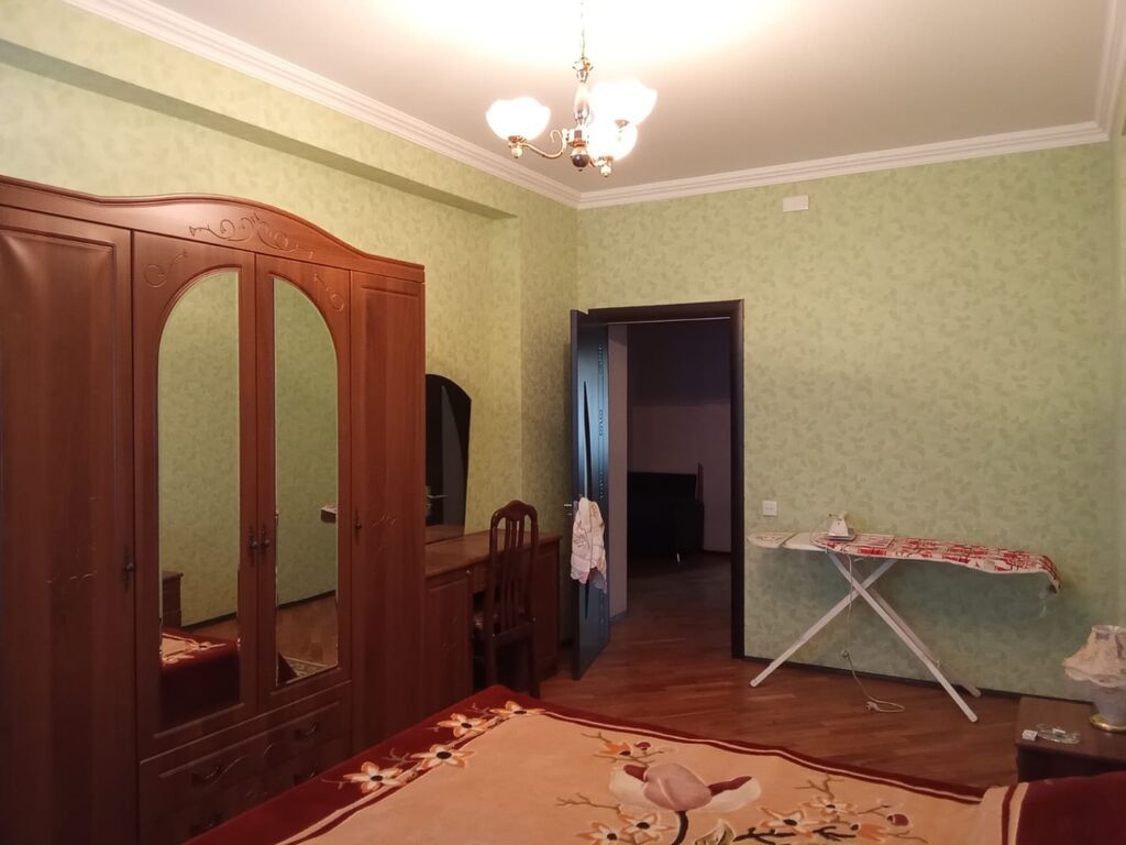 Xetai Metrosu yaxınlığında Qazaxıstan Sefirliyinin yani Aga Sentrlə uz — Qonaq otağı üçün, Masazır (9)