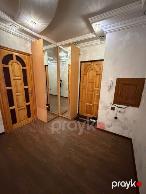 İcarəyə verilir 2 otaqlı köhnə tikili 90 m² — Bakı