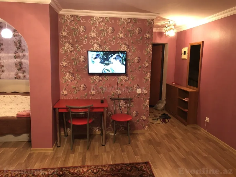 Kirayə verilir 1 otaqlı Mənzil Köhnə tikili 40 m² Bakı, Yasamal r., Elmlər Akademiyası m — Bakı