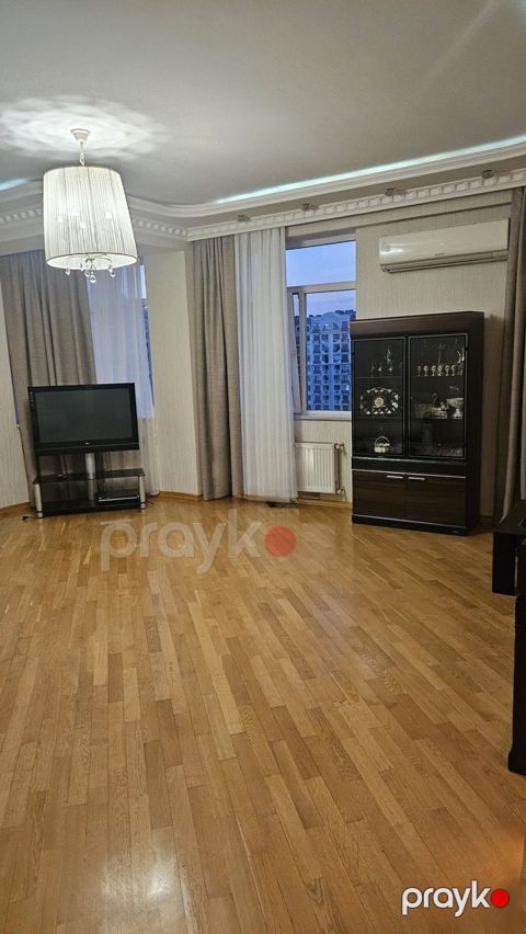 Satılır 4 otaqlı yeni tikili 165 m² — Bakı