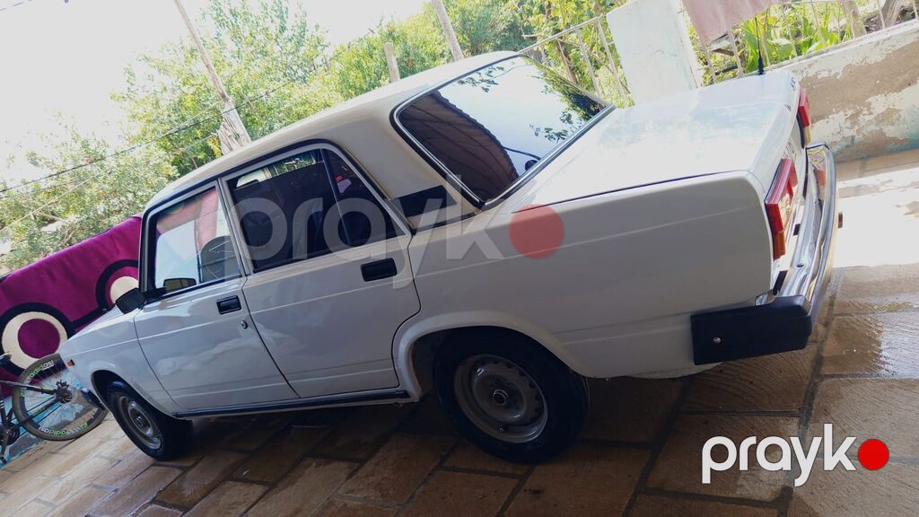 VAZ 2107 sedan - Kuzov: ağ rəng, 4 qapı, xrom detal və qara — Avtomobillər, Neftçala (3)
