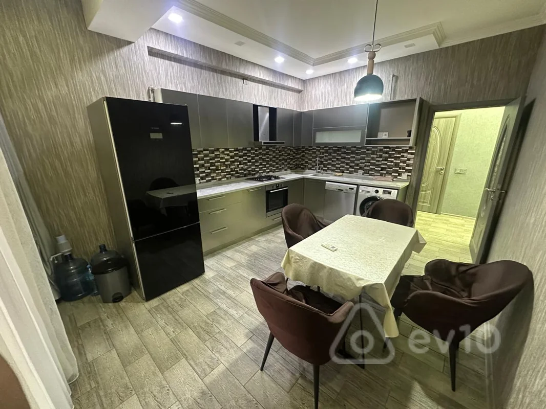 3 otaqlı mənzil, 110 m², Şəfəq küç. — kirayə — Mənzil, Bakı (7)