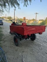 Yükdaşıma üçün 3 təkərli motorlu arxa qoşqulu transport — Qoşqular