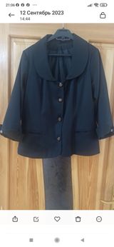 Qadın qara jaket - Klassik dizaynlı, dizə qədər uzunluqda qısa balon — Ali