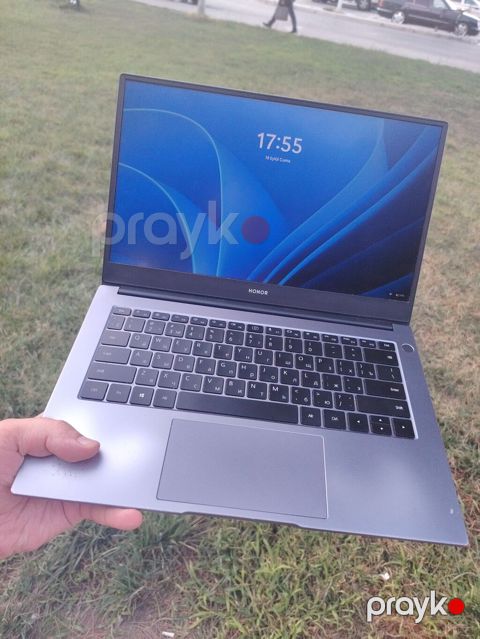 Honor noutbuk – yüngül və zərif metal gövdə, nazik çərçivəli ekran və — Bakı