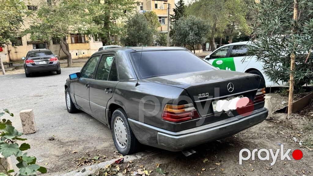 Mercedes-Benz 260: 2.6 l Sedan — Avtomobillər, Bakı (7)