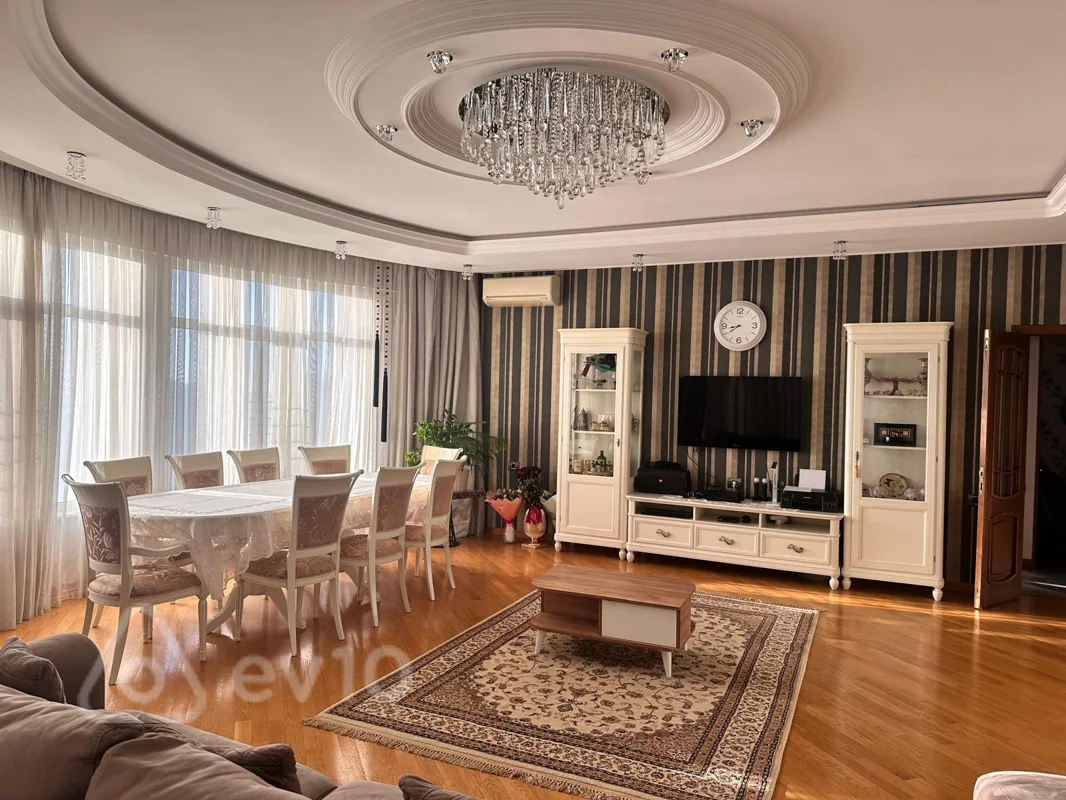 3 otaqlı mənzil, 140 m², Təbriz Küçəsi — kirayə — Bakı