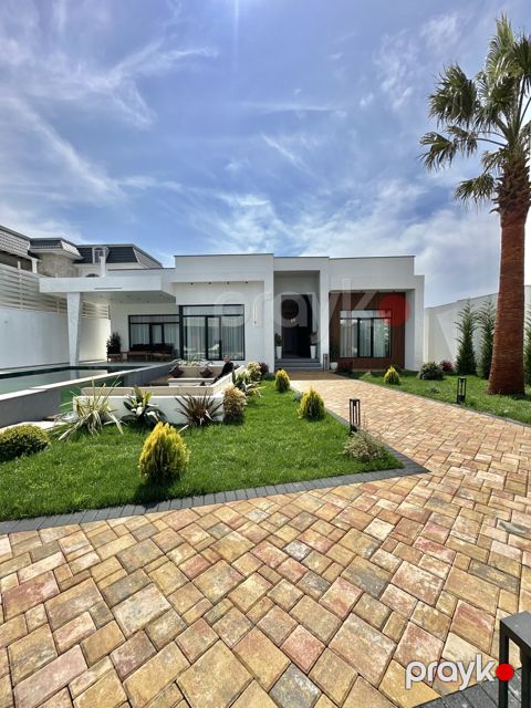 Satılır 5 otaqlı həyət evi/bağ evi 220 m² — Bakı