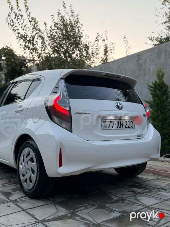 Toyota Aqua, 1.5 L, 0.87 kWh, 2017 il, 240 000 km — Avtomobillər, Bakı (3)
