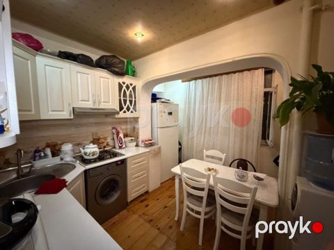 Satılır 2 otaqlı köhnə tikili 65 m² — Bakı